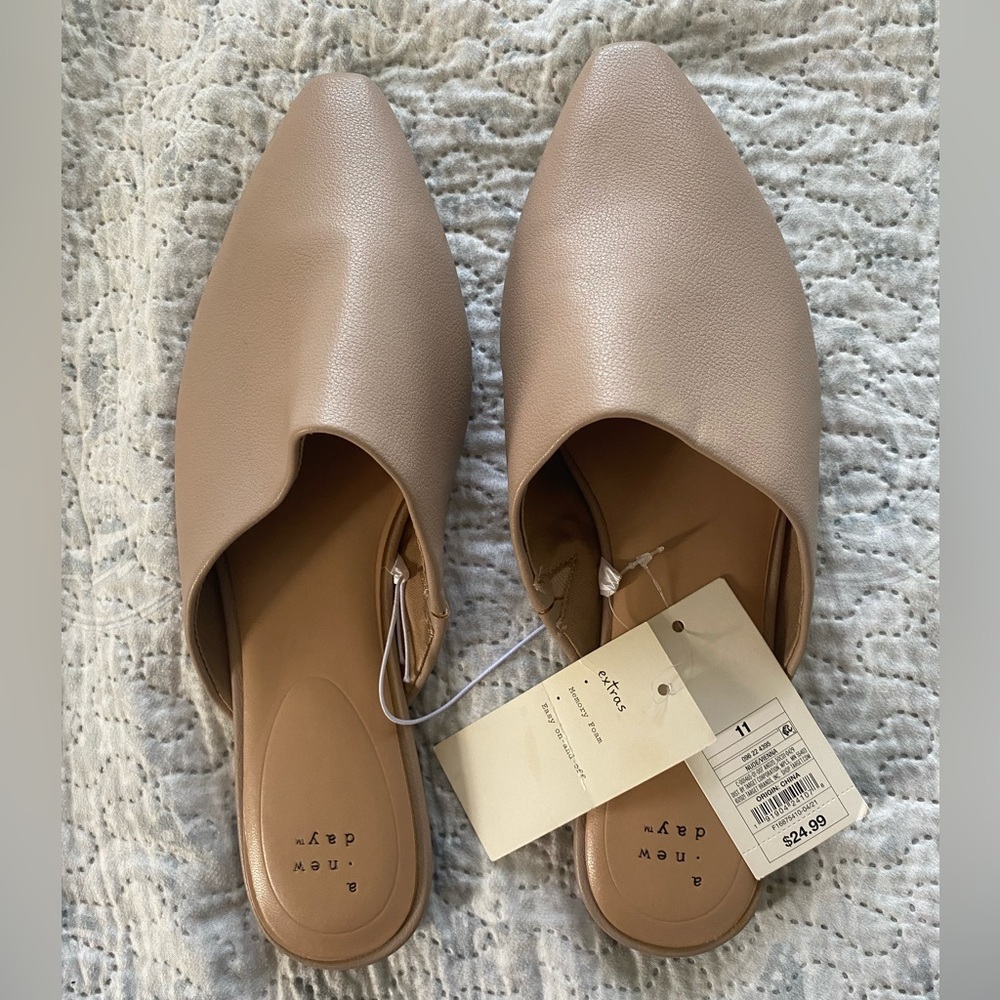 A New Day size 11 Nude/vienna flats